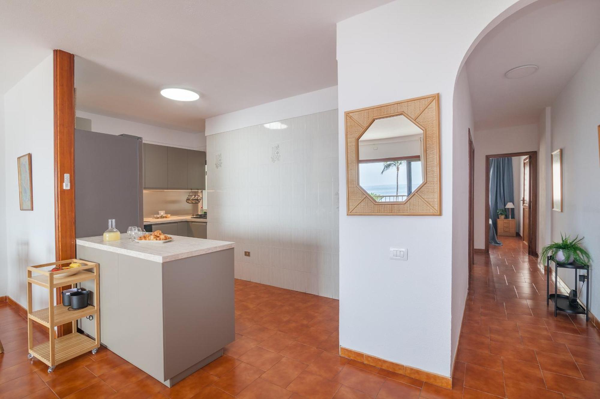 Апартаменты Casa De Franco - Ocean View, Terrace, Balcony, 50M From Playa La Arena, Fibre Net Пуэрто-де-Сантьяго Экстерьер фото