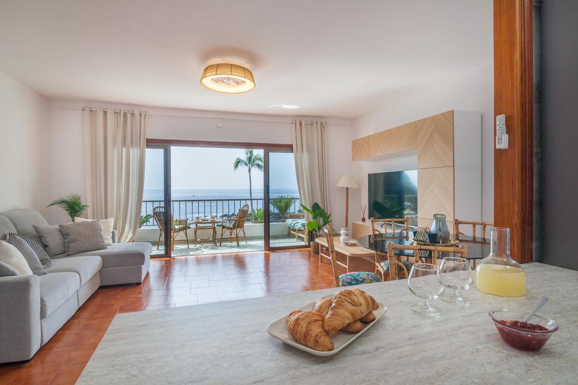 Апартаменты Casa De Franco - Ocean View, Terrace, Balcony, 50M From Playa La Arena, Fibre Net Пуэрто-де-Сантьяго Экстерьер фото